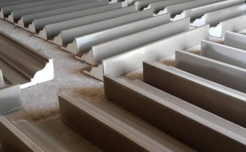 grc線條與eps線條在生產(chǎn)工藝與安裝工藝上有何不同？